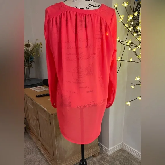 Candies- Sweet oversized blouse in a beautiful bright coral color, Size Large - Picture 9 of 14